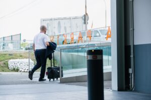 Capcana celui mai mic preț: ce nu îți spune nimeni când cauți parcare în Otopeni?