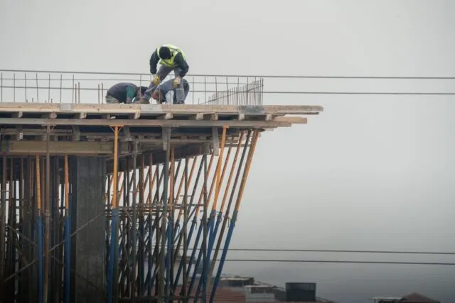 Cum alegi tipul de acoperiș potrivit în funcție de climă și buget