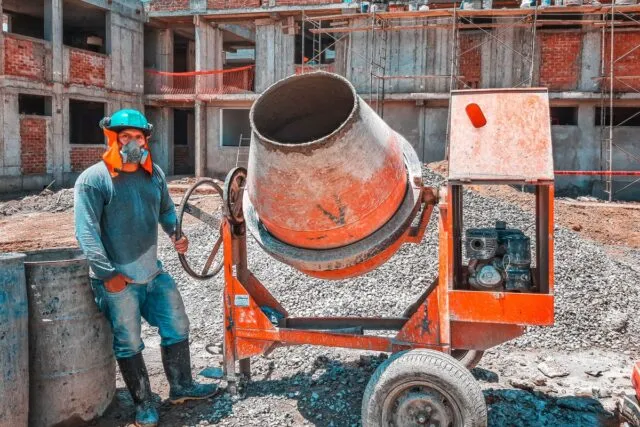Cum citești corect un deviz de construcție și ce capcane conține
