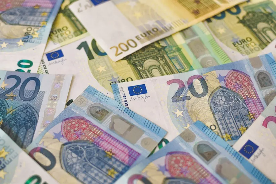 Photo common euro currency mistakes